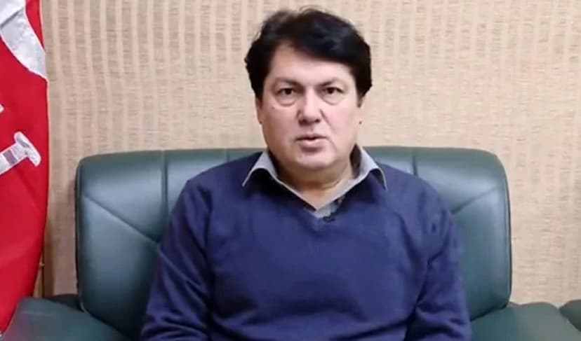 'Imran to hold talks with establishment, not with illegitimate govt' (Courtesy: Online)