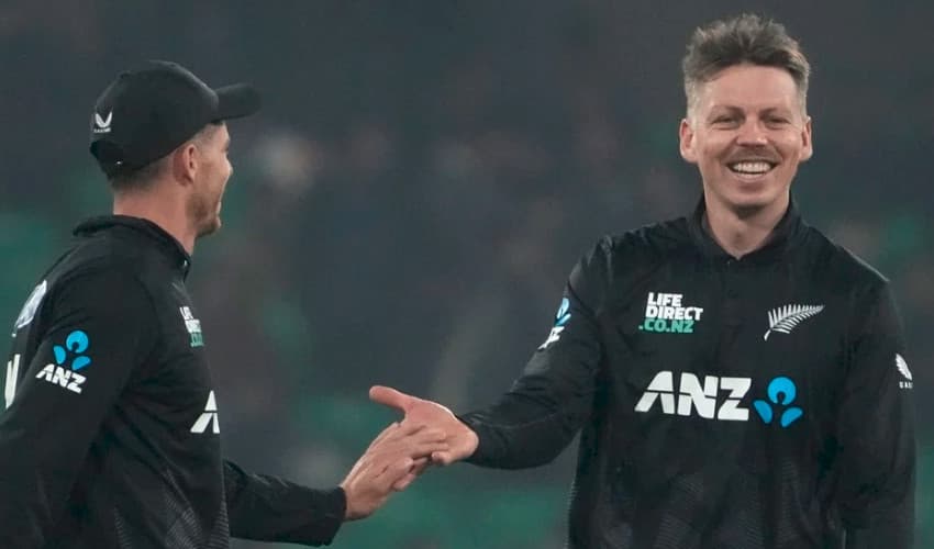 Cricket Latest News: New Zealand trounce Pakistan in tri-nation series opener (Courtesy: Online)