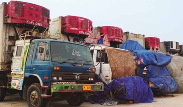 Tax on commercial vehicles reduced by up to Rs1,000 (Courtesy: Online)