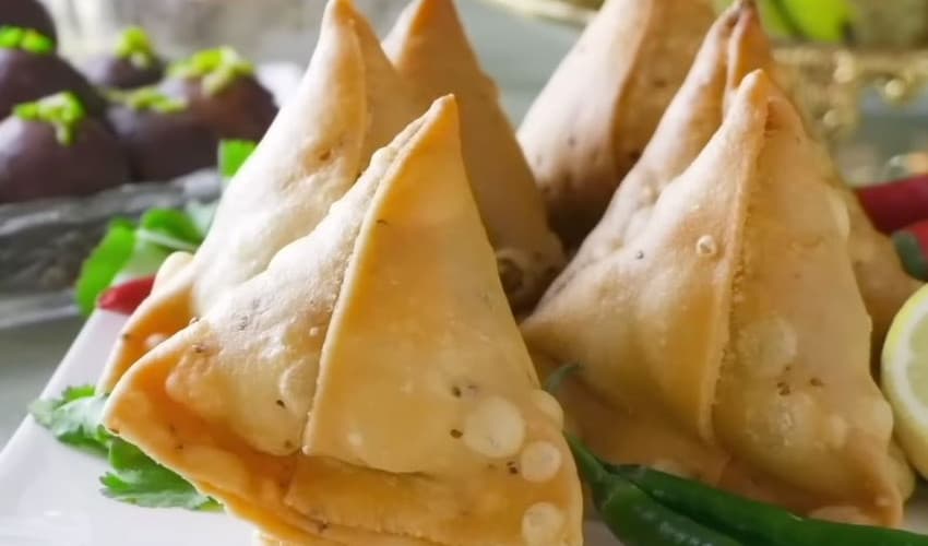 Domestic dispute over samosas escalates into violent confrontation in India (Courtesy: File)