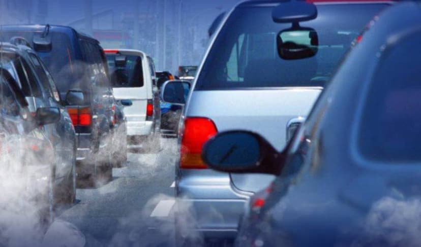 Crackdown launched on smoke-emitting vehicles to curb smog (Courtesy: Representational Image)