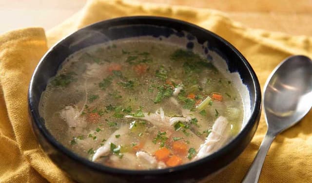 Nutritionists see chicken soup as immune-boosting remedy for colds (Courtesy: File)