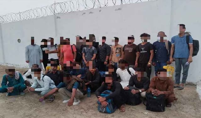 Pakistan Coast Guards detain 123 illegal migrants (Courtesy: Online)