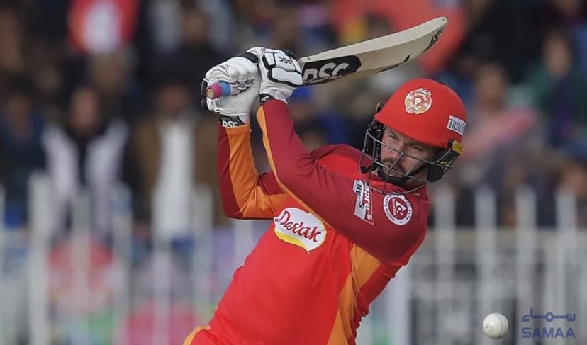 Islamabad United's Colin Munro looks to attack opponents during PSL match – File