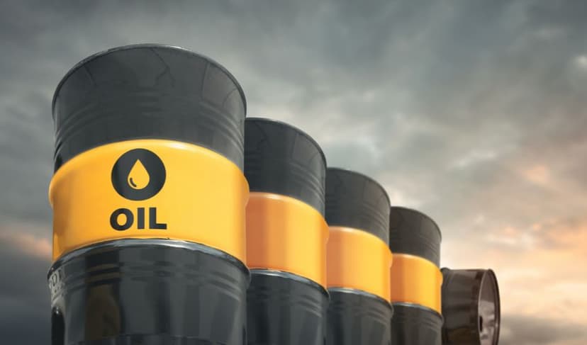 Oil prices fall sharply after Strait of Hormuz reopening announcement (Courtesy: File)