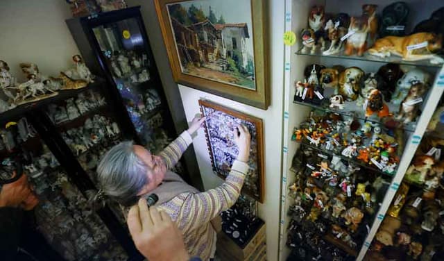 Dogs figurine collection Guinness record
