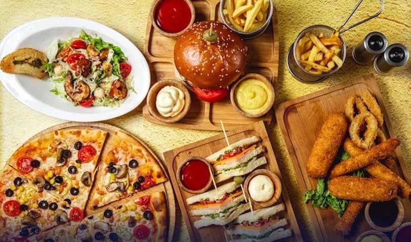 Chefs and waiters in Islamabad restaurants must wear caps (Courtesy: File)