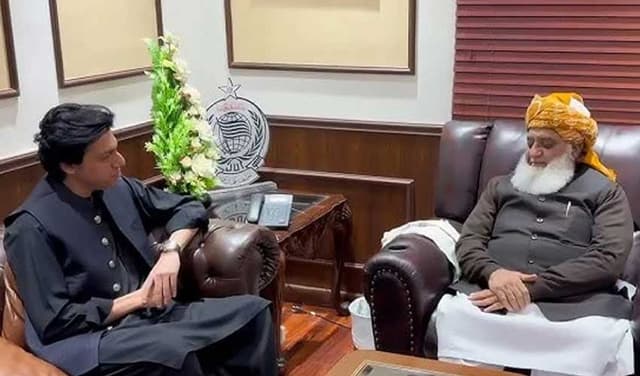 Vawda seeks Fazl’s support on 27th amendment (Courtesy: File)