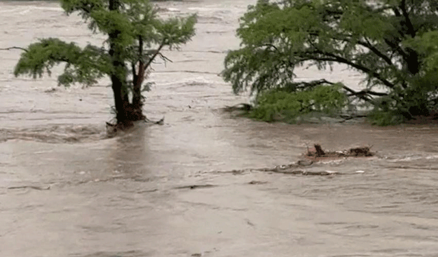 At least 24 dead in Texas flash flooding; two dozen young campers missing (Courtesy: Online)