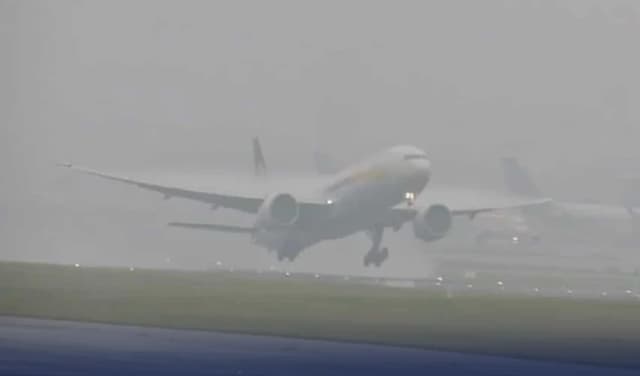 Dense fog in Karachi forces diversion of multiple international flights (Courtesy: Online)
