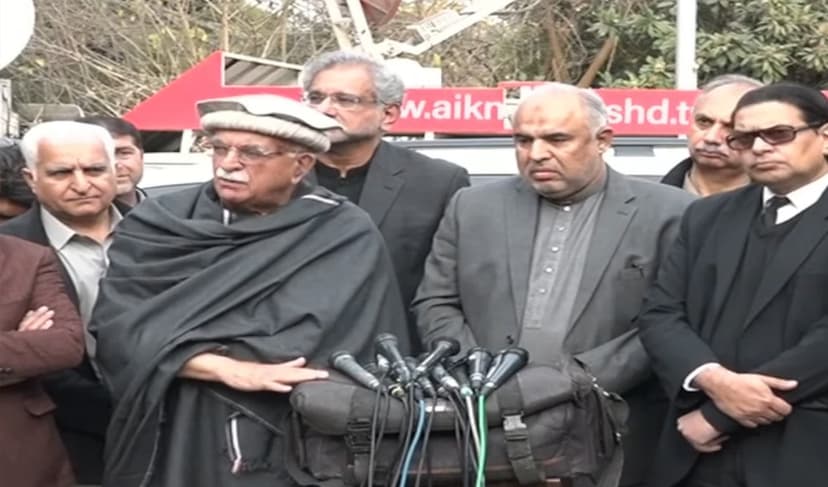 Supremacy of constitution: Abbasi wants to take political parties on board (Courtesy: screengrab)