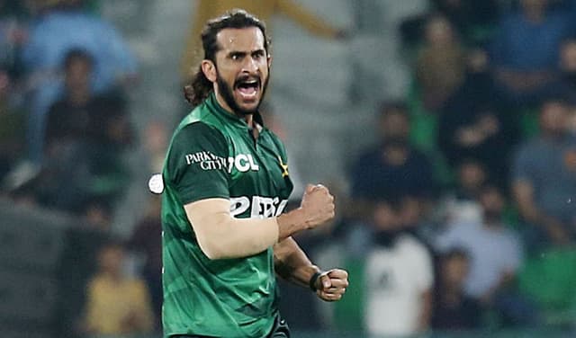 Pakistan draw first blood against Bangladesh after Hasan Ali five-for (Courtesy: Online)
