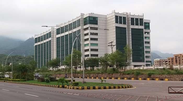 IC{ building