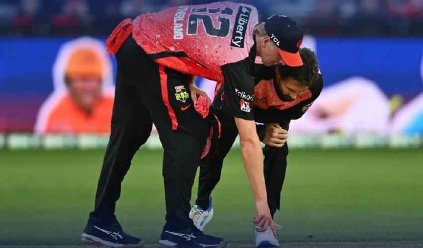The surface in Geelong came under the scanner after 6.5 overs  •  Getty Images