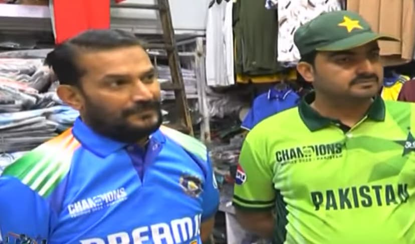 Karachi citizens purchase Pakistan, India shirts ahead of Champions Trophy (Courtesy: Online)