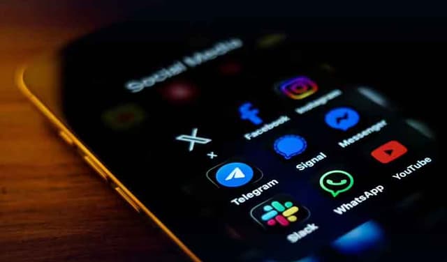 Australia toughens kids' social media ban