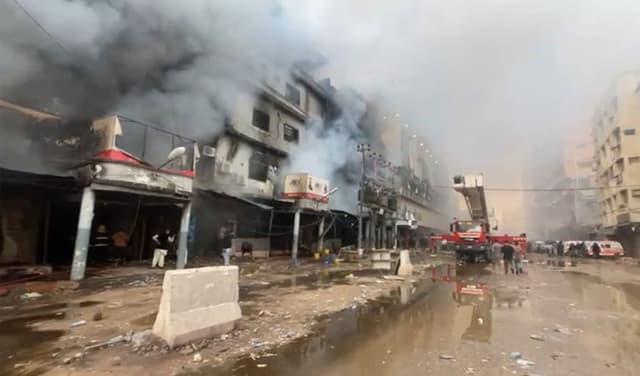 Karachi's Gul Plaza fire claims six lives; 52 confirmed missing (Courtesy: Online)