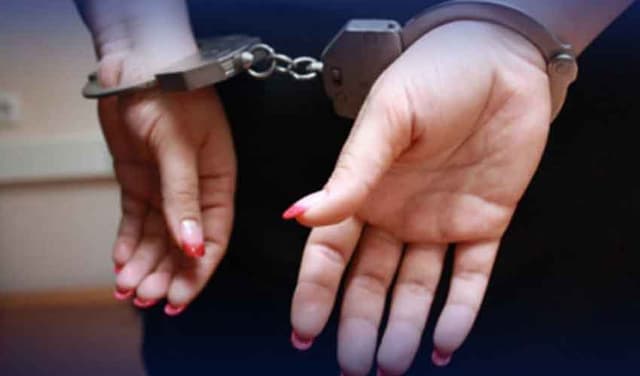 2 influential women drug dealers escape from Sukkur police custody (Courtesy: File)