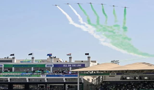 PAF’s dazzling aerial demonstration mesmerises spectators (Courtesy: PCB)