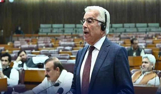 khawaja-asif-1.jpg