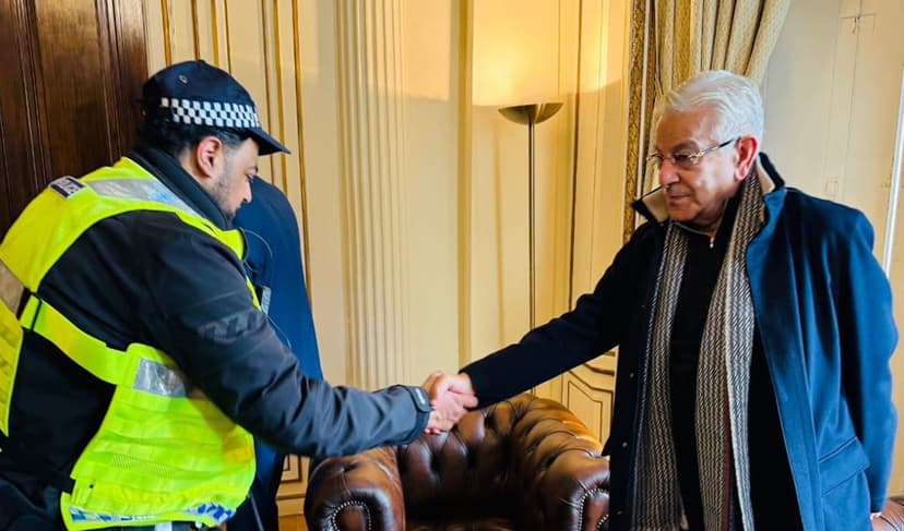 Harassment of Khawaja Asif: Pakistan High Commission contacts British authorities in London (Courtesy: File)