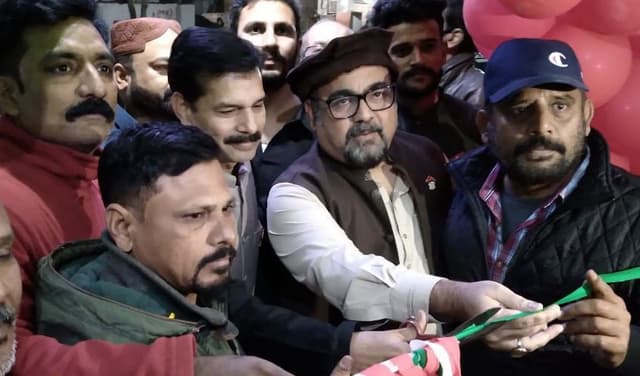 MQM-P leader Khawaja Izhar fires a broadside at PPP – @IzharulHassan