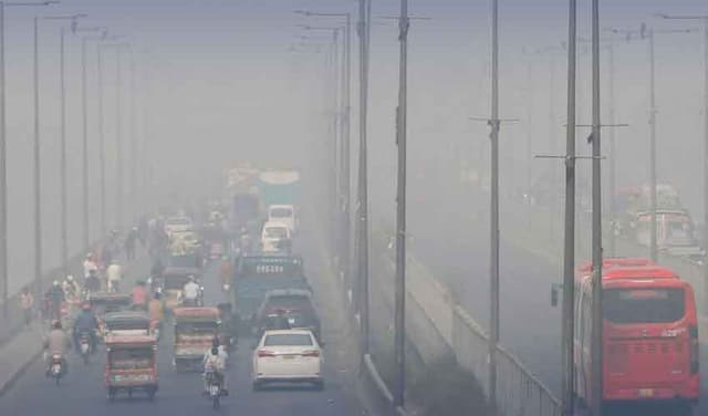 Zero-tolerance policy enforced to control air pollution: Marriyum Aurangzeb (Courtesy: File)