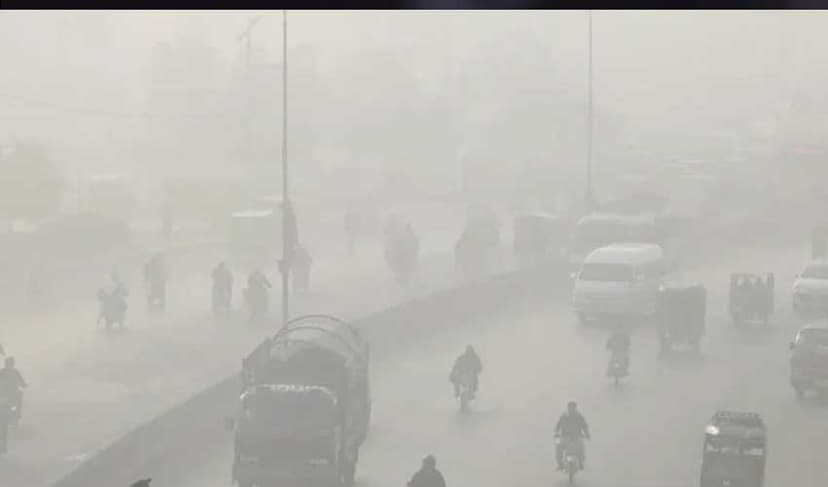 Lahore tops global air pollution index once again (Courtesy: File)