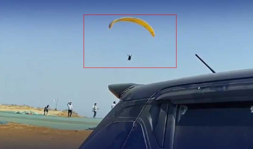 Maharashtra Student Paraglides
