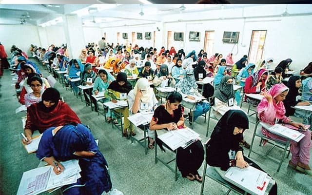 Private medical colleges see drop in admissions as fees deter applicants (Courtesy: File)