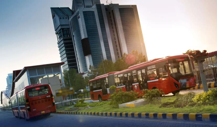 Metro bus staff strike ends after pay assurance (Courtesy: File)