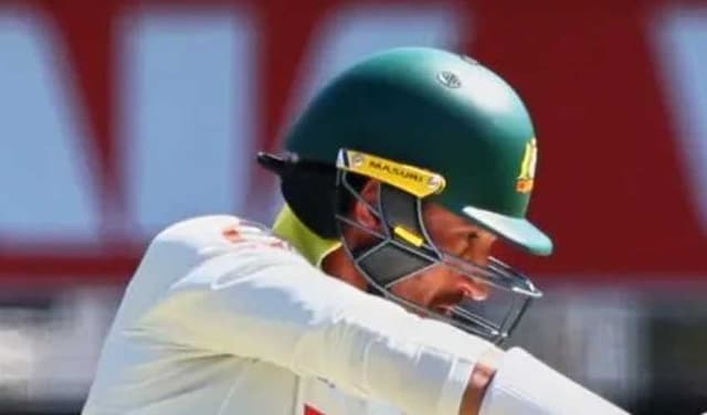 Starc shines with bat and ball to push Australia to brink of Gabba win (Courtesy: Online)
