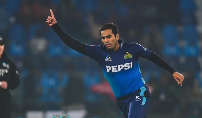 PSL X: Kings bowl first against Sultans (Courtesy: Online)