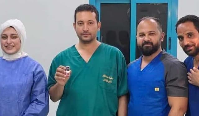 Doctors in Egypt removes mobile phone from man's stomach (Courtesy: File)