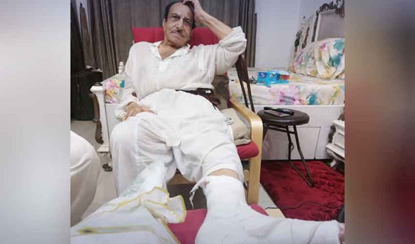Mustafa Qureshi injured