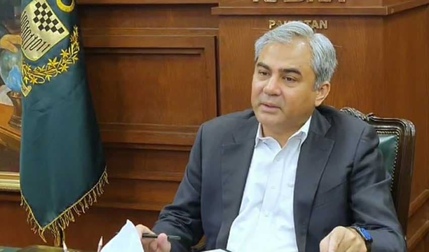Interior minister reviews measures for Afghan citizen cardholders' return (Courtesy: Online)