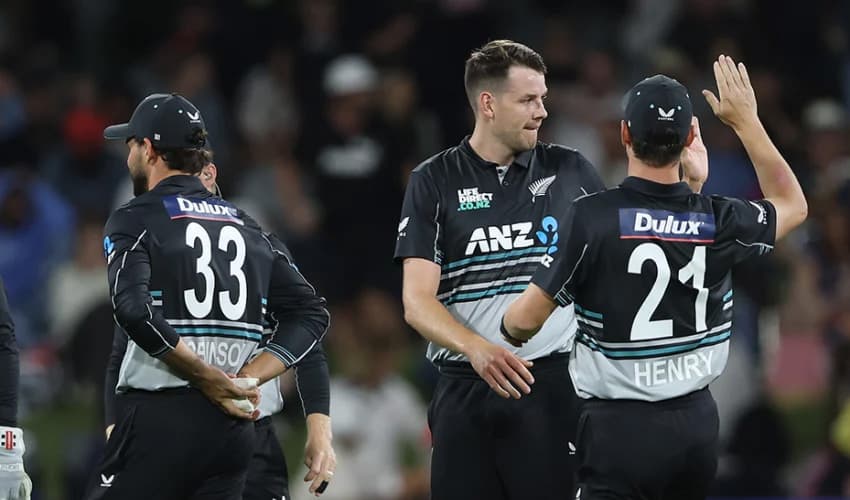 New Zealand claw back to pick up nervous win against Sri Lanka (Courtesy: Online)
