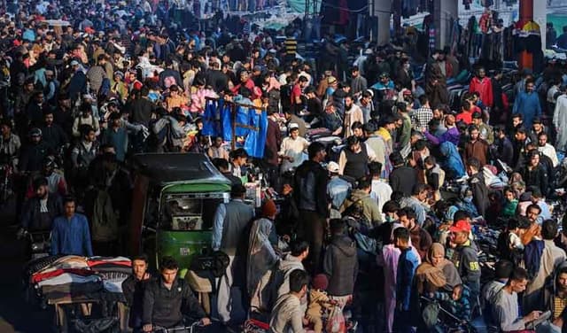 Pakistan’s population growth threatens health, economy, environment