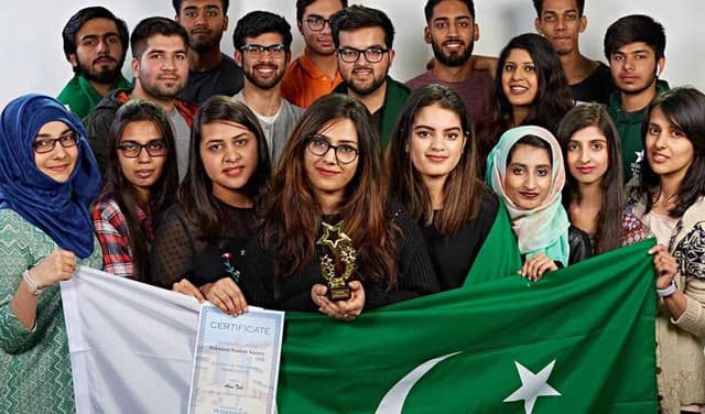 Pakistani students can now obtain British degrees in own country (Courtesy: File)