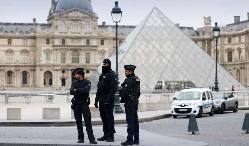 Louvre museum theft