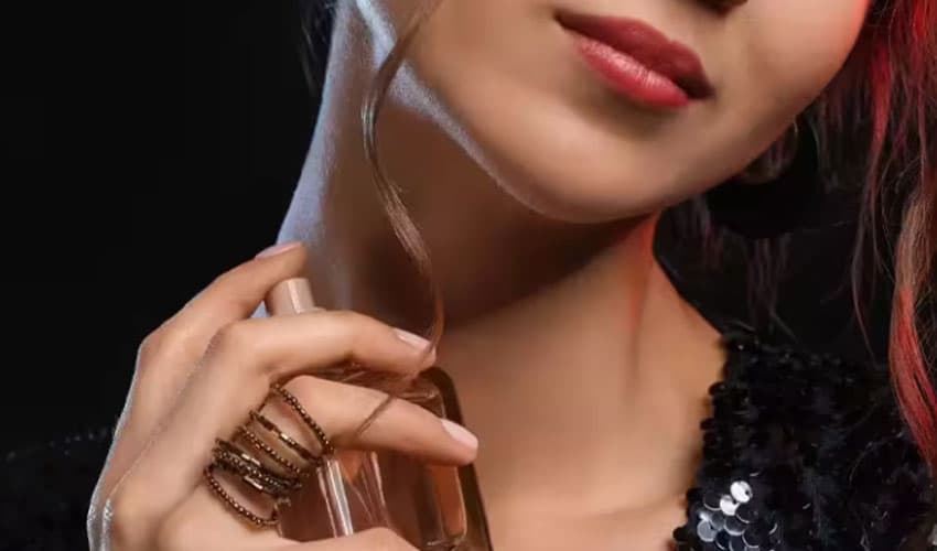 perfume-on-neck