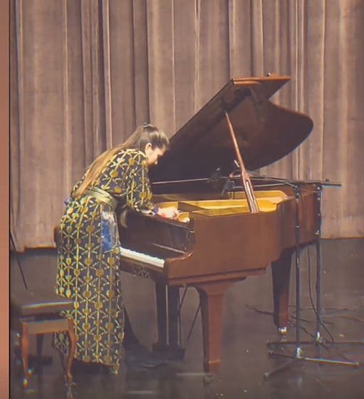 Pianist Joanna Goodale
