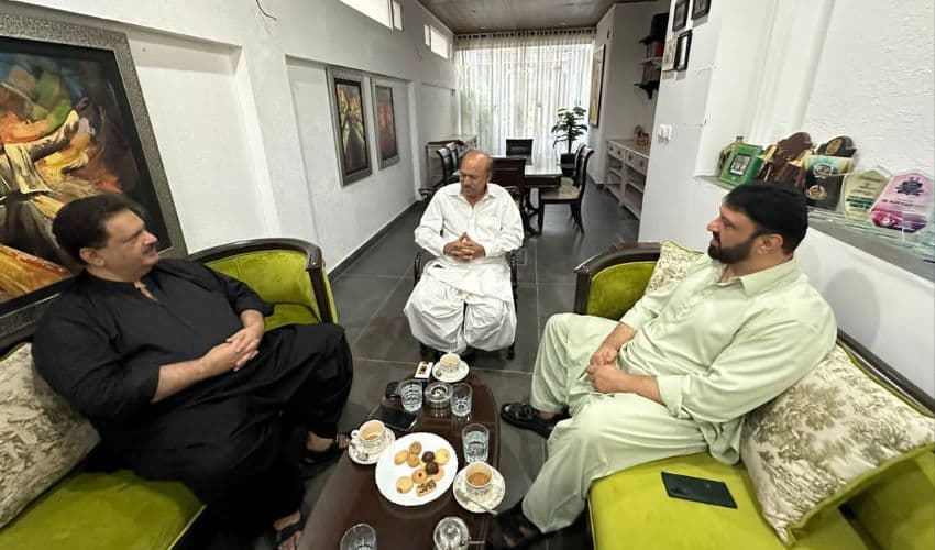 PML-F Qasim Rashidi with PPP leaders PML-F Qasim Rashidi with PPP leaders