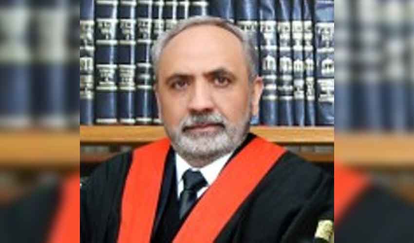 Justice Ishtiaq Ibrahim takes oath as 28 PHC CJ – File