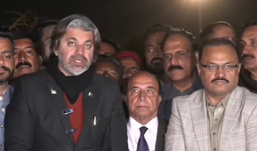 PTI founder instructs to hold intraparty elections immediately: Ali Muhammad Khan – screengrab