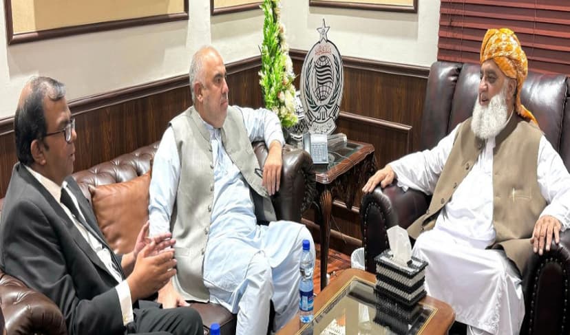 PTI leaders call on Fazlur Rehman after fresh legislations (@juipakofficial)