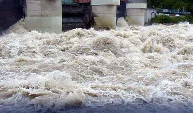 5 dead as rescue boat capsizes in River Chenab (Courtesy: Online)