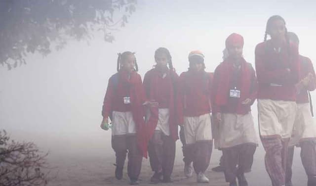 Smog dilemma: School timings changed across Punjab (Courtesy: File)