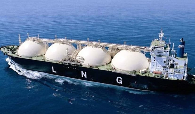 Govt decides to import additional LNG cargoes (Courtesy: File)