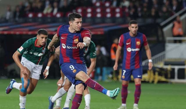 Robert Lewandowski –– AFP